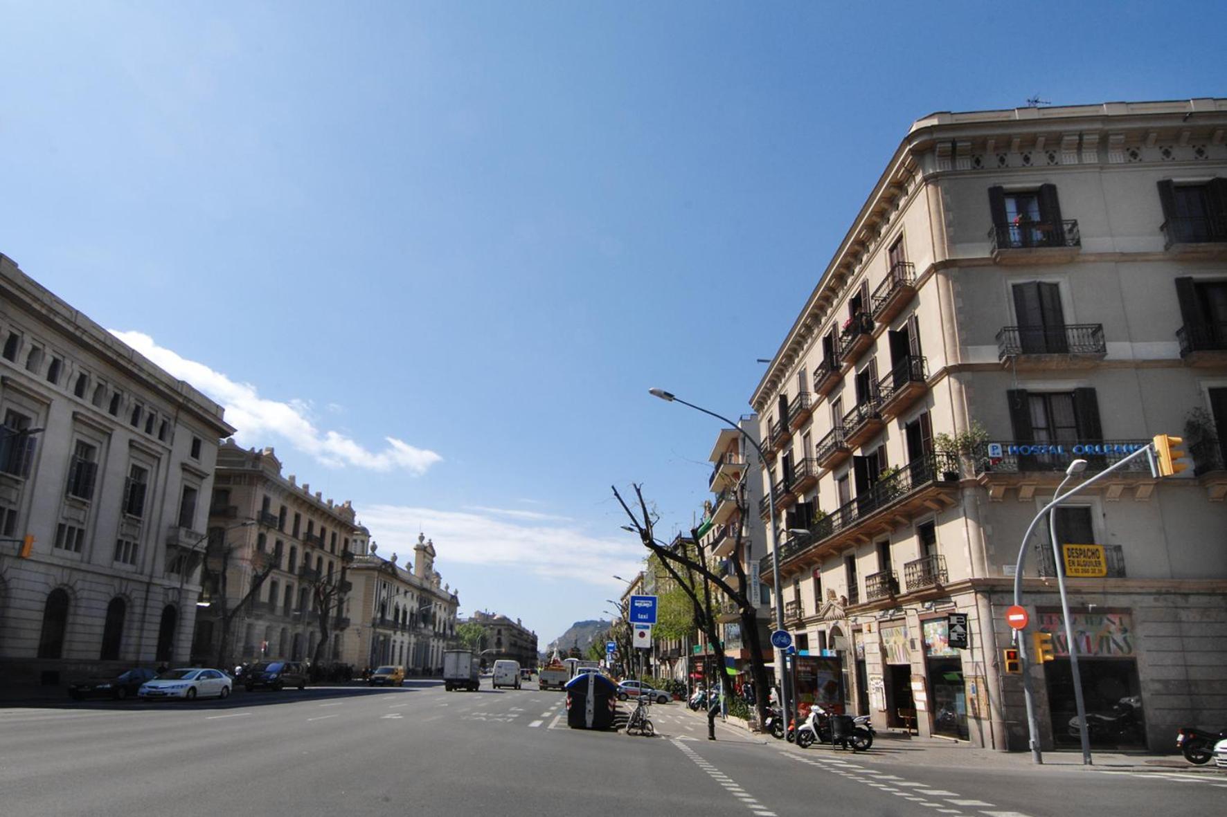 Hostal Orleans Barcelona Exterior photo